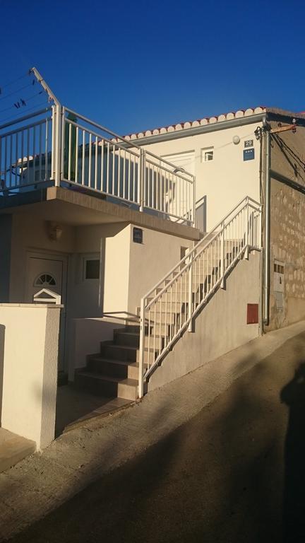 Apartmani Luan Vis Exterior foto